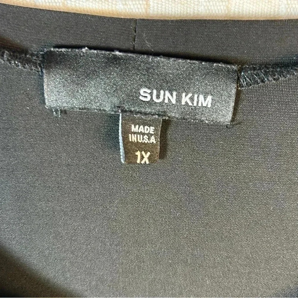 Sun Kim Plus Size 1X Tunic Top Lagenlook Art Side Snap Details Stretchy Black - Picture 3 of 8